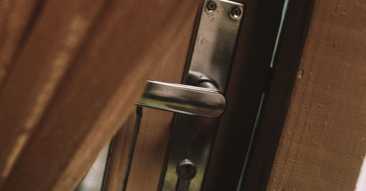 Mortise Lock Repair vs. Replacement: What Chicago Homeowners Should Know — Lake View Locksmith Chicago