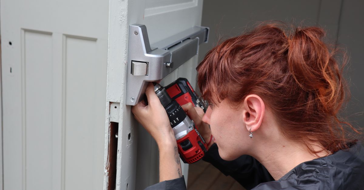 How We Price Every Job: Emergency Locksmith, Commercial Locksmith, and Residential Calls — Lake View Locksmith Chicago