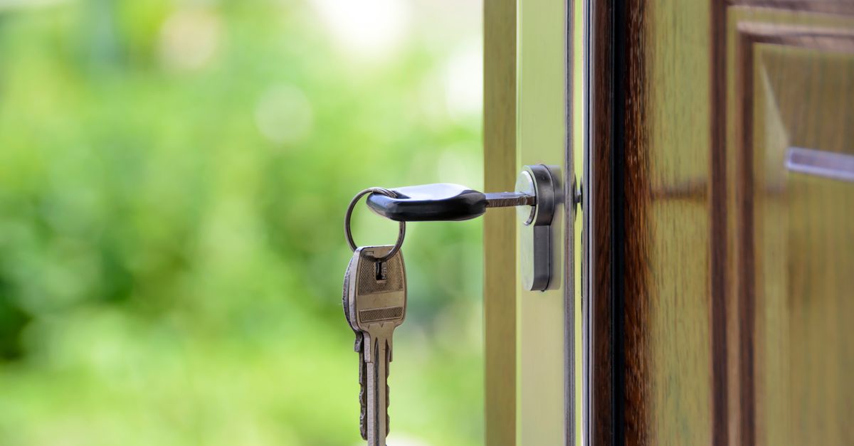 How We Handle House & Apartment Lockouts Without Damaging Your Door — Lake View Locksmith Chicago